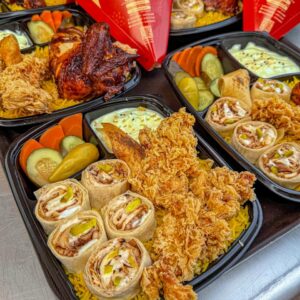 ٥ قطع شاورما عربي + ٢ قطعة كرسبي