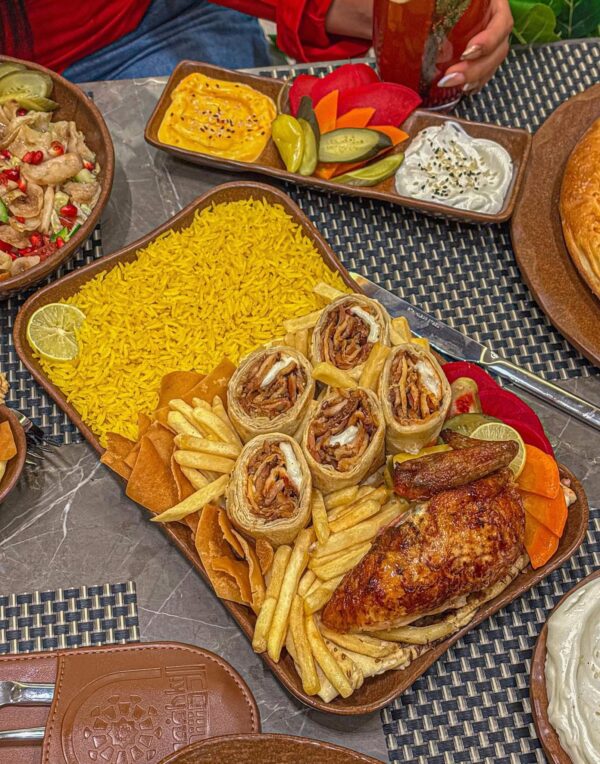 ١/٤ فرخة + ٥ قطع شاورما عربي